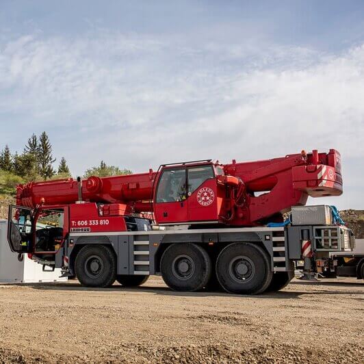Autojeřáb Liebherr LTM 1055 k pronájmu v půjčovně SK Rental.
