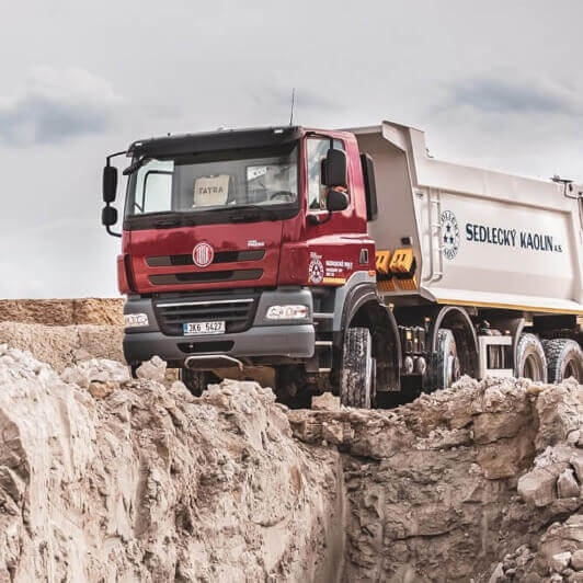 Silniční Tatra PHOENIX 8X8 k dispozici v SK Rental.
