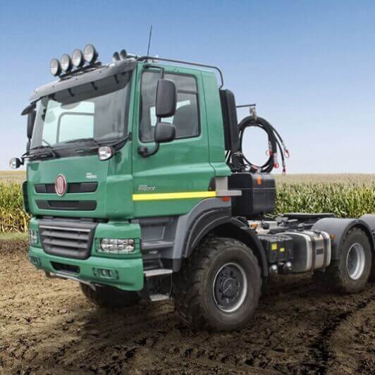 Off-roadový tahač TATRA v nabídce půjčovny stavebních strojů Sedlecký Kaolin Rental.